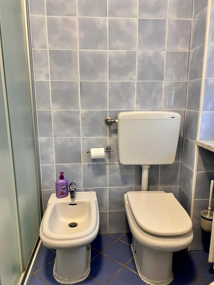 Lavandino e specchio del bagno del Ma'Già