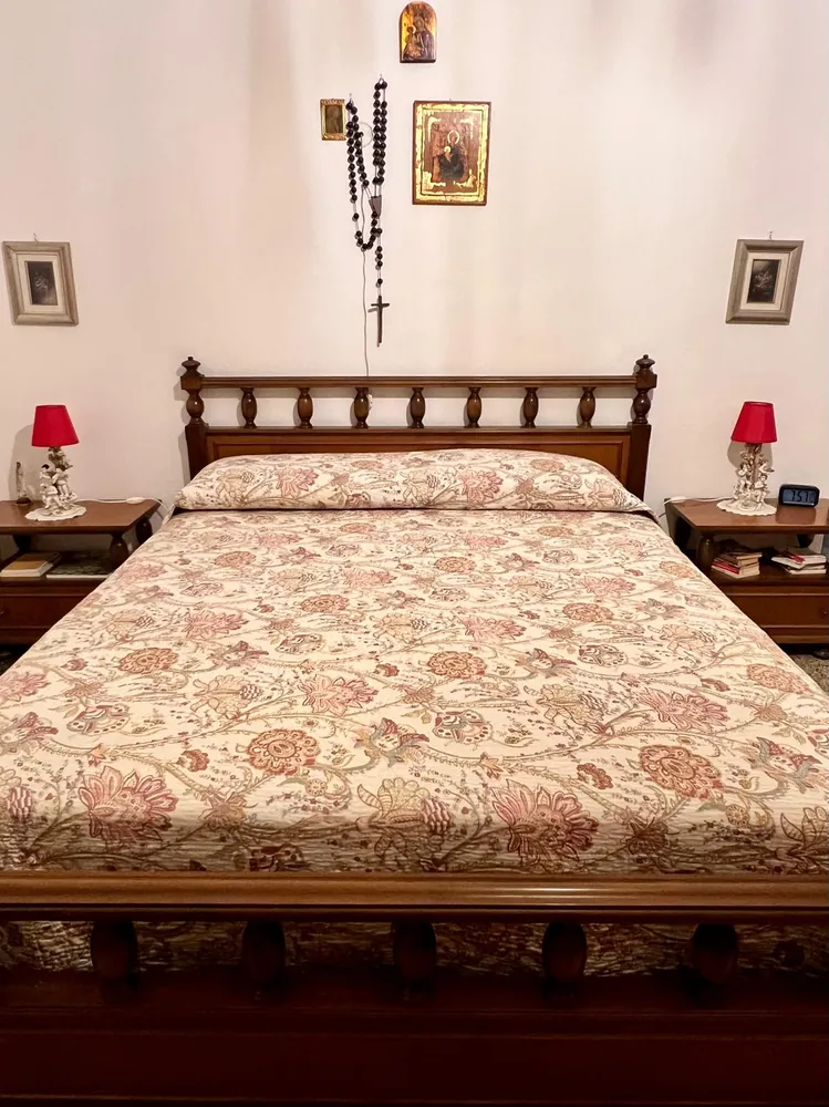 La prima camera da letto dell'appartamento Ma'Già a Fresonara